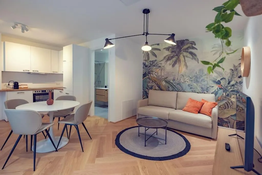 וינה Pittoreskes Apartment 1-Br 0*,